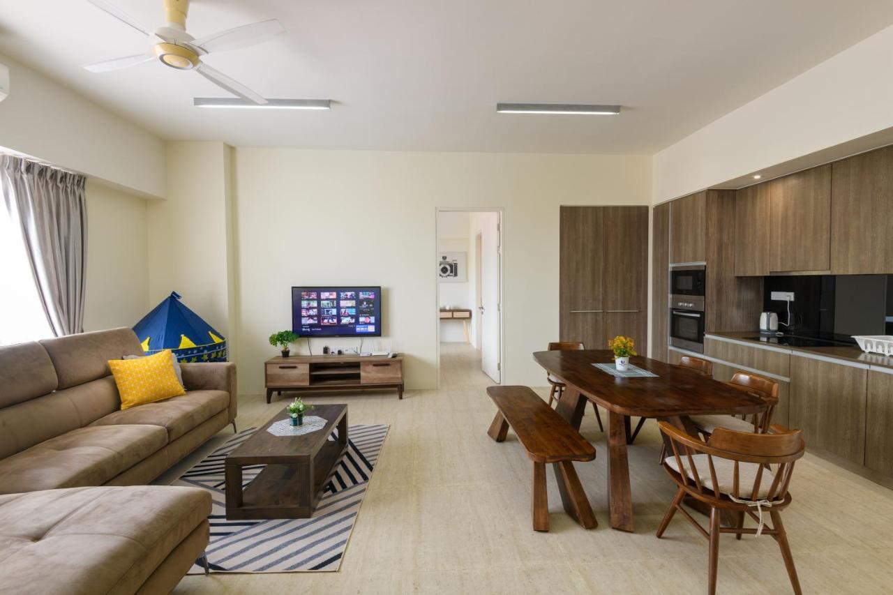 By The Sea Beach Front Apartment バツーフェリンギビーチ エクステリア 写真