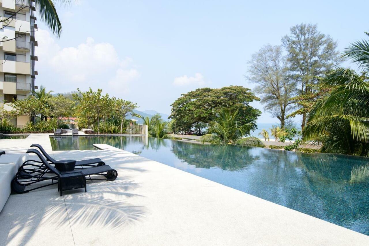 By The Sea Beach Front Apartment バツーフェリンギビーチ エクステリア 写真