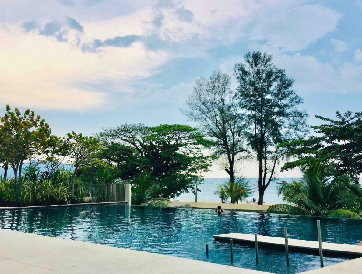 By The Sea Beach Front Apartment バツーフェリンギビーチ エクステリア 写真
