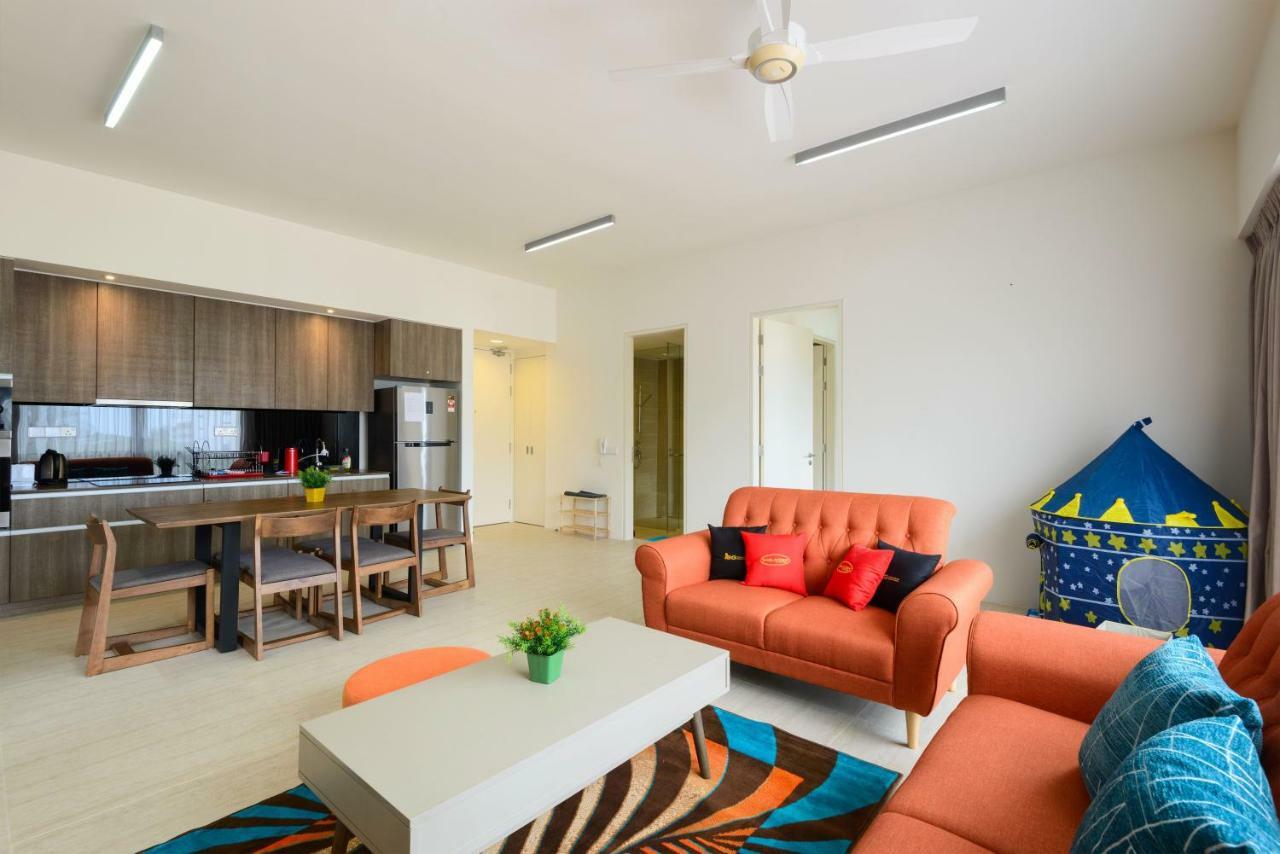 By The Sea Beach Front Apartment バツーフェリンギビーチ エクステリア 写真