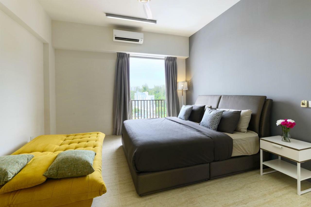 By The Sea Beach Front Apartment バツーフェリンギビーチ エクステリア 写真